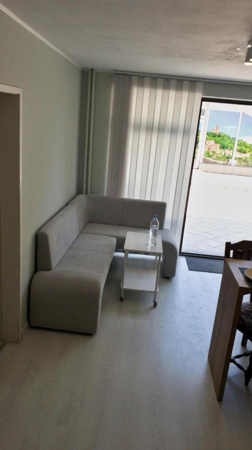 Cozy Studio Near The Park With Huge Verandah. Велико Търново Екстериор снимка